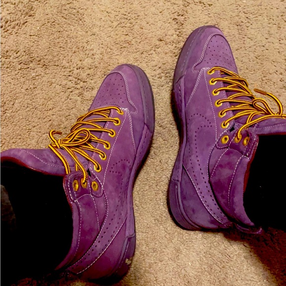 Nike boots - Picture 1 of 3